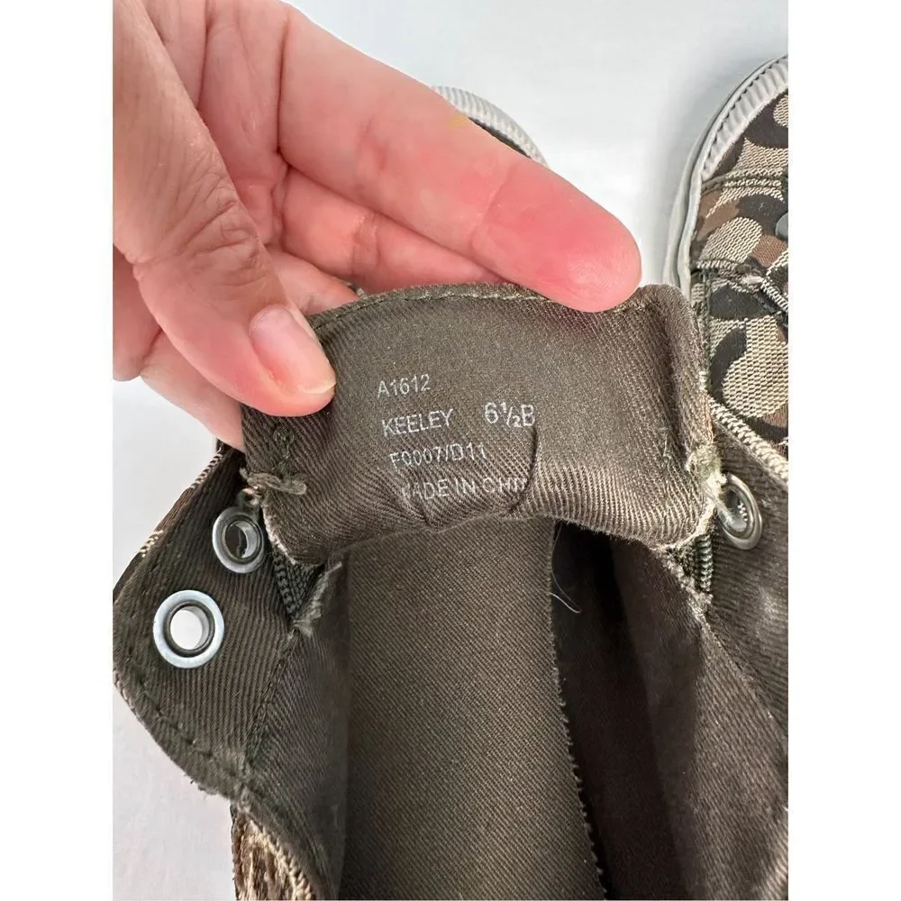 COACH Keeley signature camo low top women’s canvas slip on shoe sz 6.5B  #229